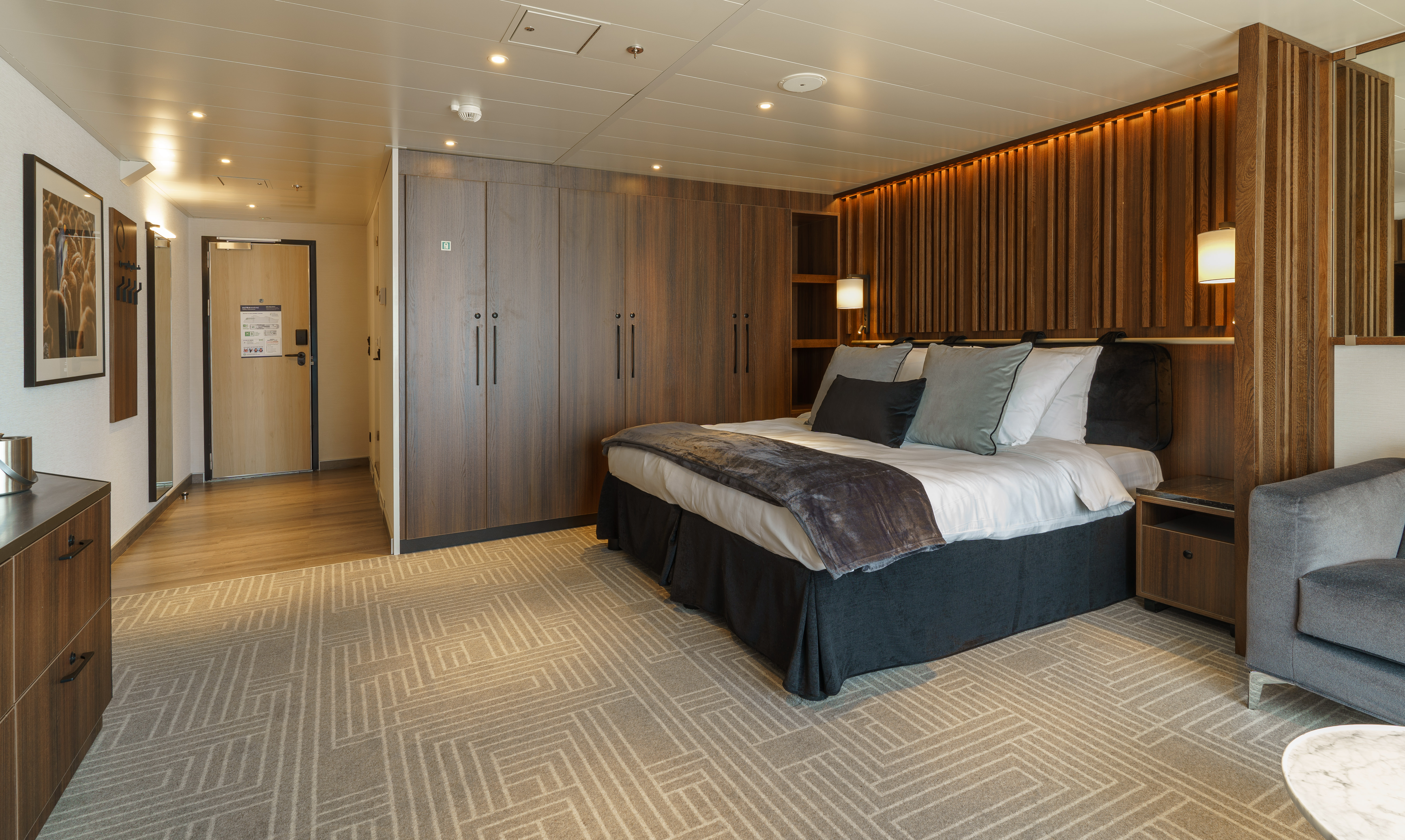 Deluxe Balcony Suite